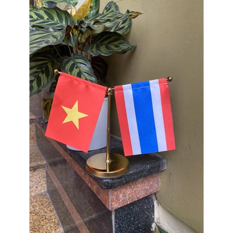 Cờ trang trí xe hơi