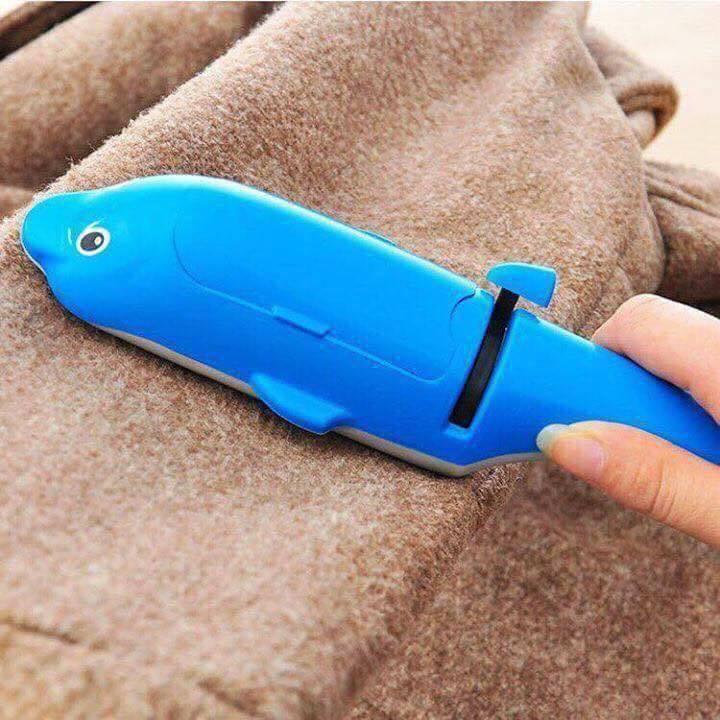 Dụng cụ lăn bụi Quần Aó Hình Con Cá Heo