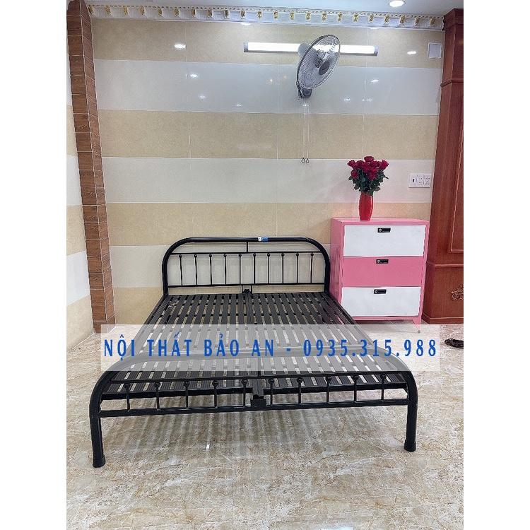 Giường sắt mỹ nghệ 1m6x2m kiểu sang chảnh