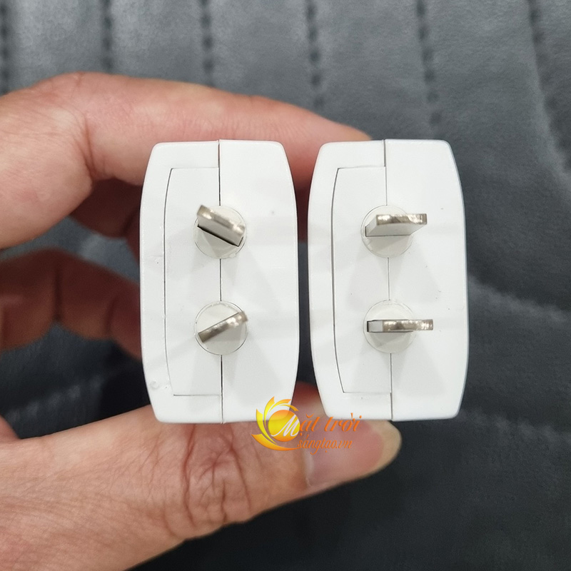 Phích cắm chân dẹt XOAY