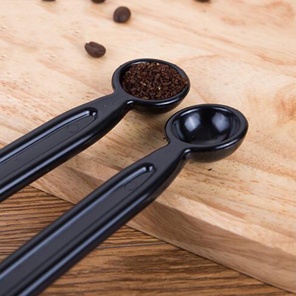 1 piece Espresso Machine Cleaning Brush with Scoop Coffee Maker Filter Cleaning Tool, 22x3.5cm