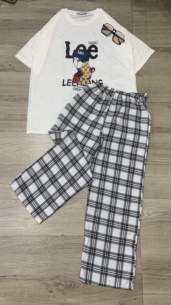 Set áo phông + quần kẻ caro