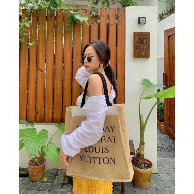 SET ÁO HAI DÂY ÁO SƠ MI KÈM CHÂN VÁY