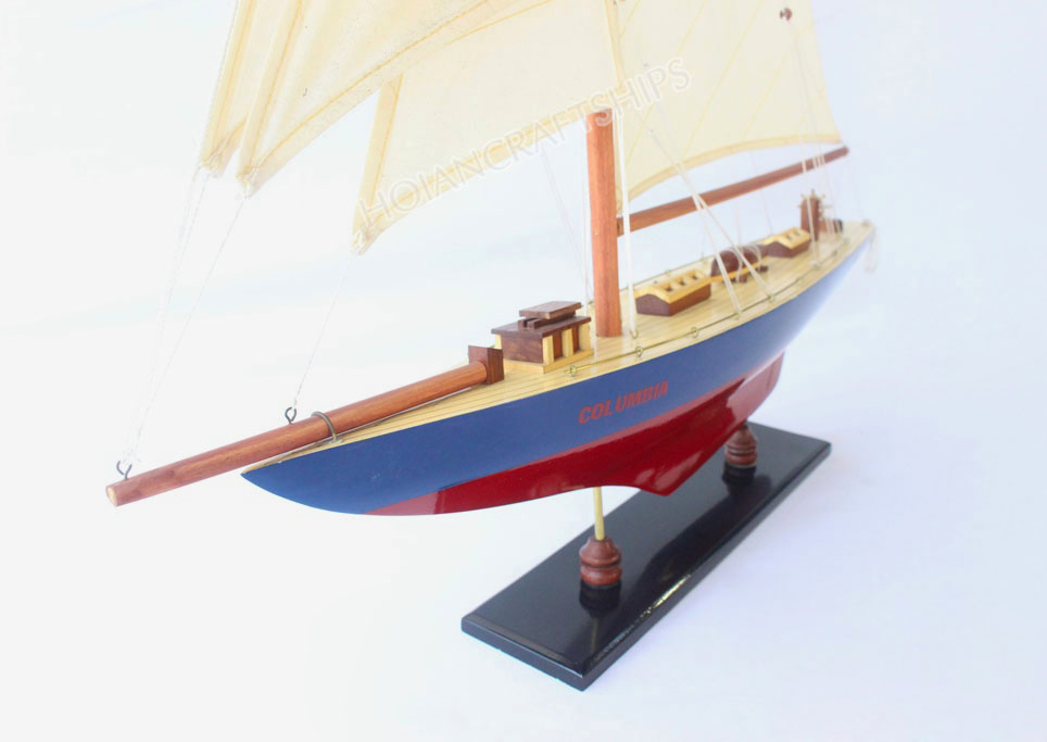 Hình ảnh Mô hình thuyền gỗ Thuận buồm xuôi gió Columbia (Đỏ-xanh dương) 50cm