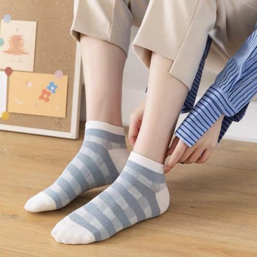 Set 5 Cặp Vớ Cotton Thoáng Khí Khử Mùi Dành Cho Nữ Họa Tiết Ngẫu Nhiên Phong Cách Trẻ Trung