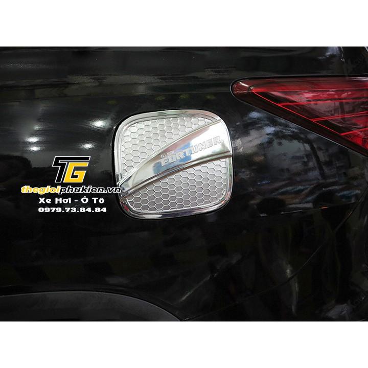 Ốp nắp bình xăng Toyota Fortuner 2019-2021 mạ Crom