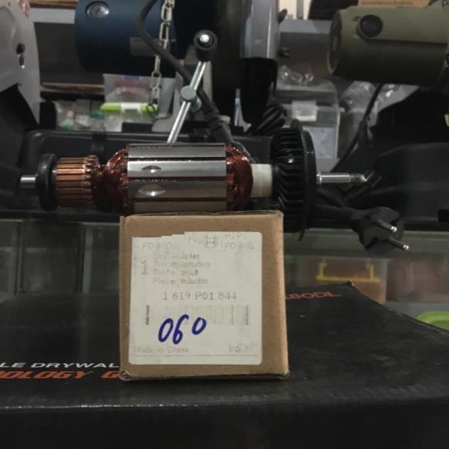 Roto máy mài 100mm GWS060