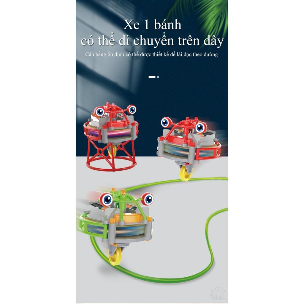ROBOT đồ chơi đĩa bay lật đật có đèn và banh xe để đua