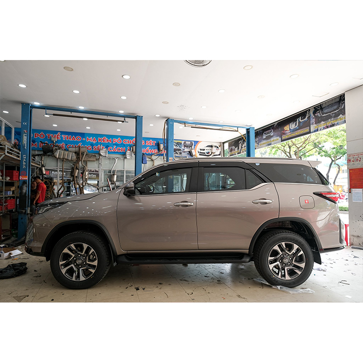 Vè Che Mưa Cao Cấp Dành Cho Xe Toyota Fortuner 2020 - 2021