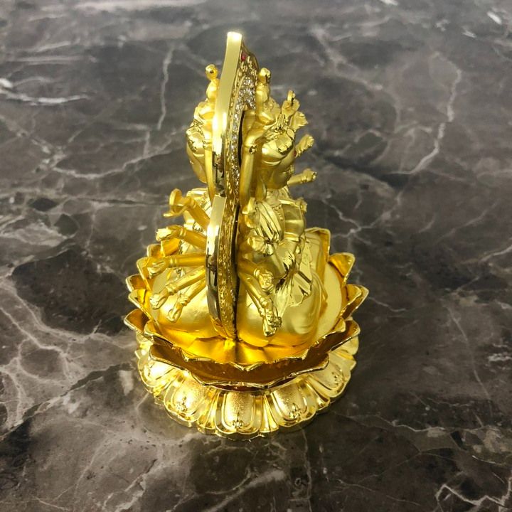 Tượng Phật Quan Âm nghìn mắt nghìn tay kèm nước hoa trang trí taplo ô tô - Mã: A72510