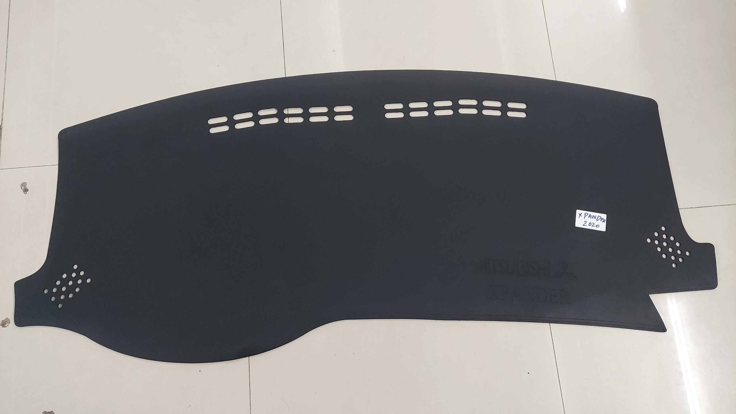 Thảm da Taplo vân Carbon Cao cấp dành cho xe Mitsubishi Xpander 2020 có khắc chữ Mitsubishi Xpander và cắt bằng máy lazer