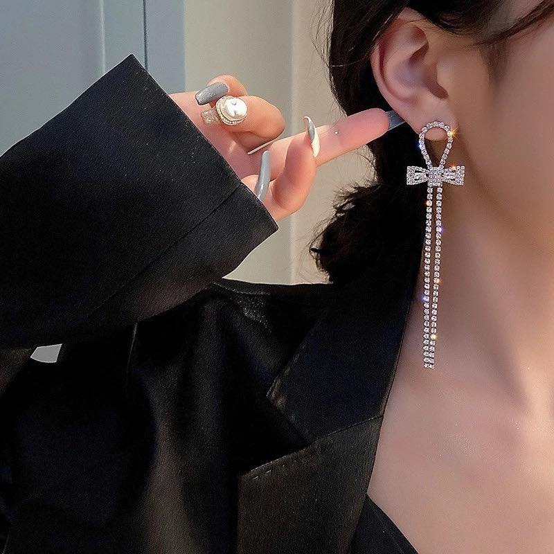 Earrings đeo tai hình nơ gắn đá lấp lánh cao cấp cho nữ
