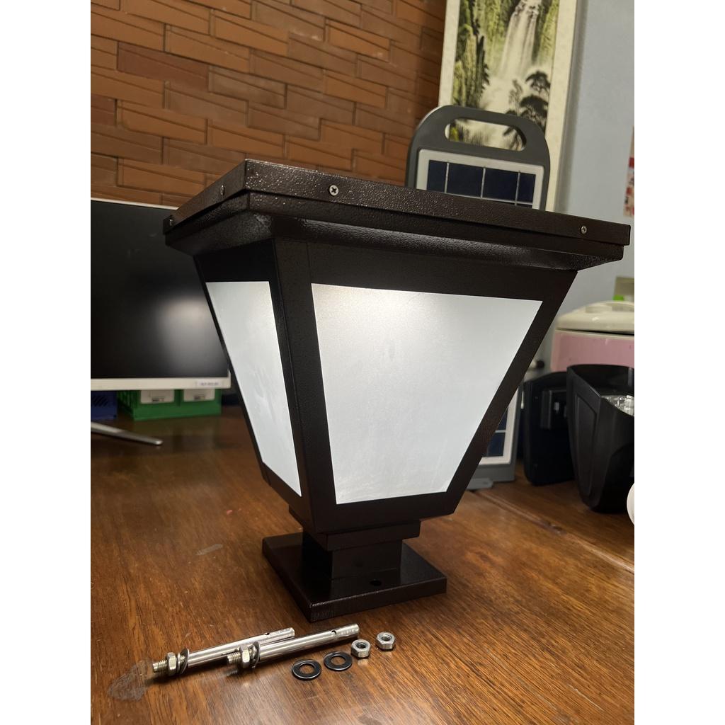Đèn Trụ cổng 6W năng lượng mặt trời, tự động điều khiển sáng tối, Kích thước: 350*350*375mm. Đèn LED sân vườn. Hàng mới