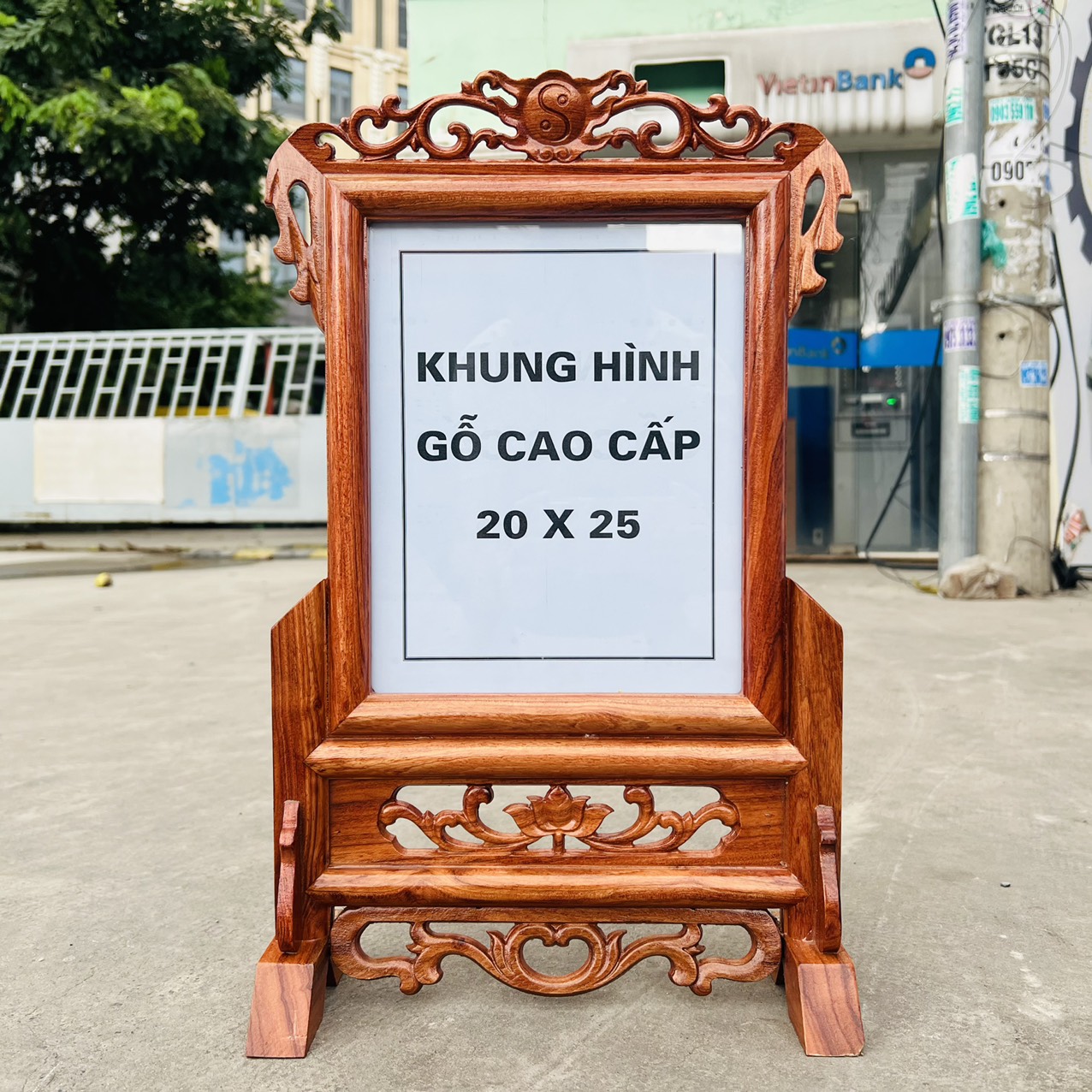 Khung ảnh thờ gia tiên để ảnh 20cmx25cm bằng gỗ hương