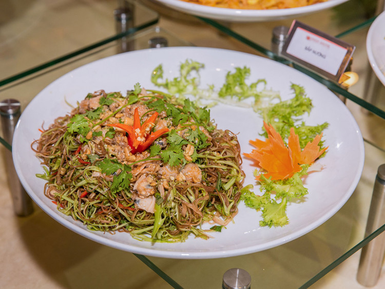 Buffet cuá»i tuần á»c và hải sản tại Khách sạn Sà i Gòn
