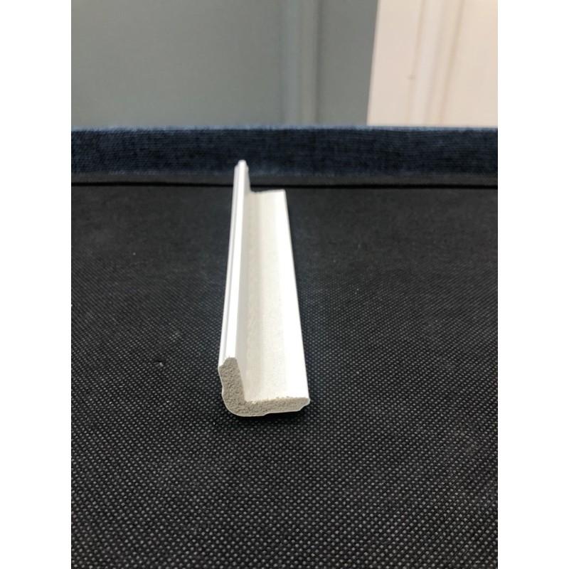 Phào chỉ nẹp V bo góc nhựa composite màu trắng bản 3cm hoàn thiện bề mặt