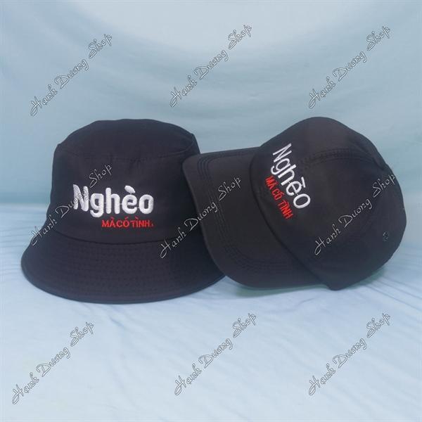 Set Nón Cặp Bucket &amp; Cap Nghèo Mà Có Tình (NGH01); (KMC01) - Đen