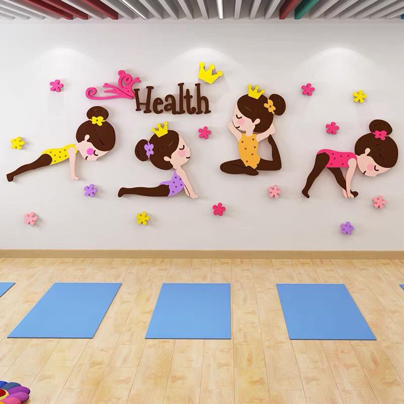 Tranh 3D mica dán tường các cô gái tập yoga, decal trang trí phòng tập thể dục dễ thương
