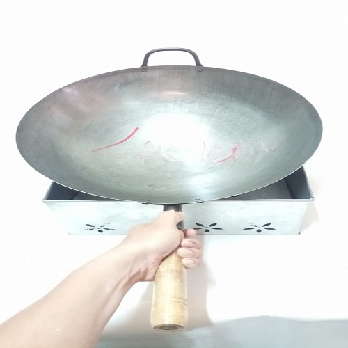 CHẢO THÉP CÁN GỖ 40CM CÓ QUAI XÁCH.