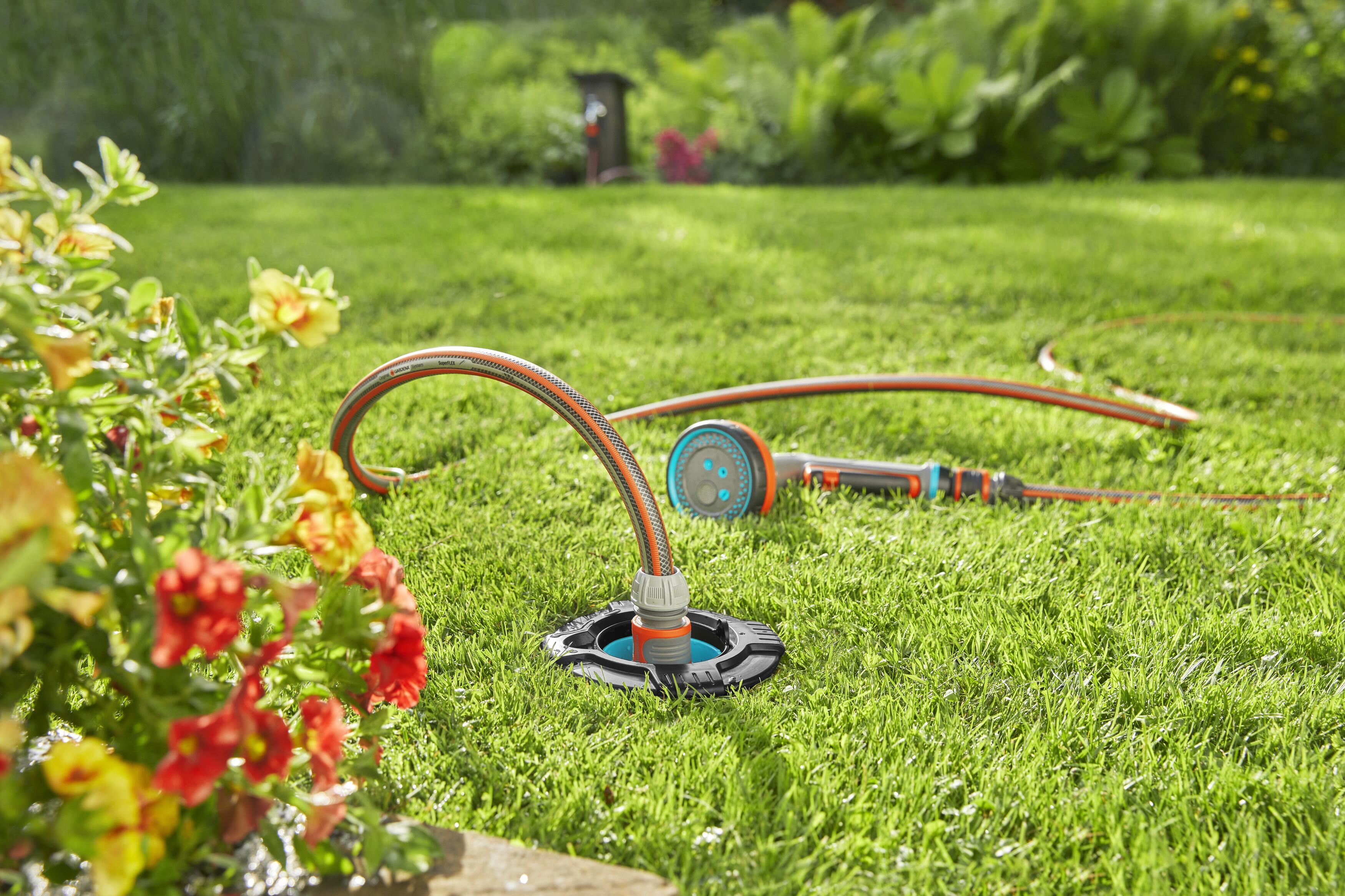 Ổ nối ống nước nhựa ngầm có nắp che Gardena 08266-20