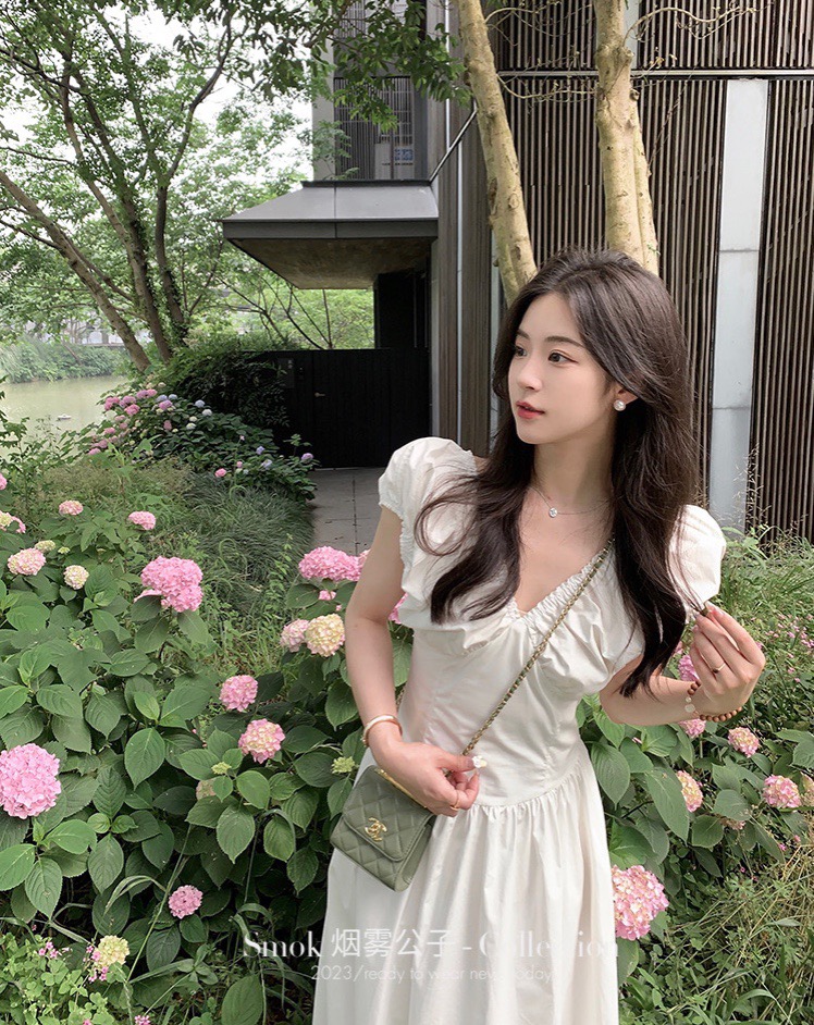 Đầm cổ v nhún vai dáng dài ulzzang
