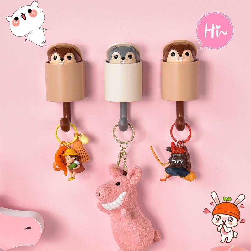 Móc dán tường hình sóc ngộ nghĩnh