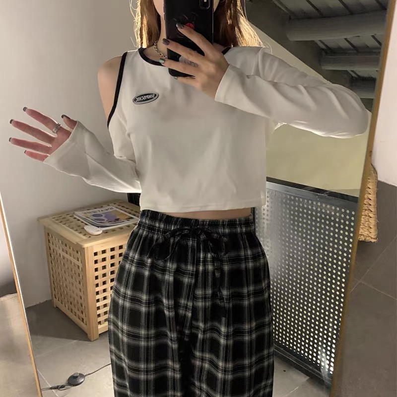 Áo thun croptop hở vai cổ tròn cá tính năng động phù hợp cho các bạn nữ