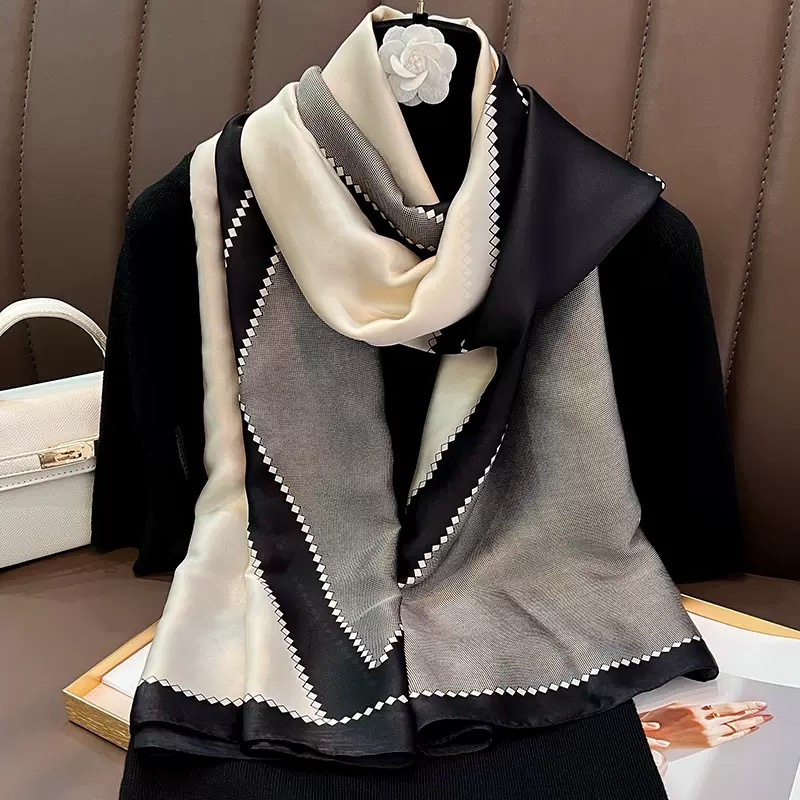 KHĂN CHOÀNG LỤA DÁNG DÀI CỰC SANG PHONG CÁCH TÂY ÂU SANG XỊN MỊN MÃ 09