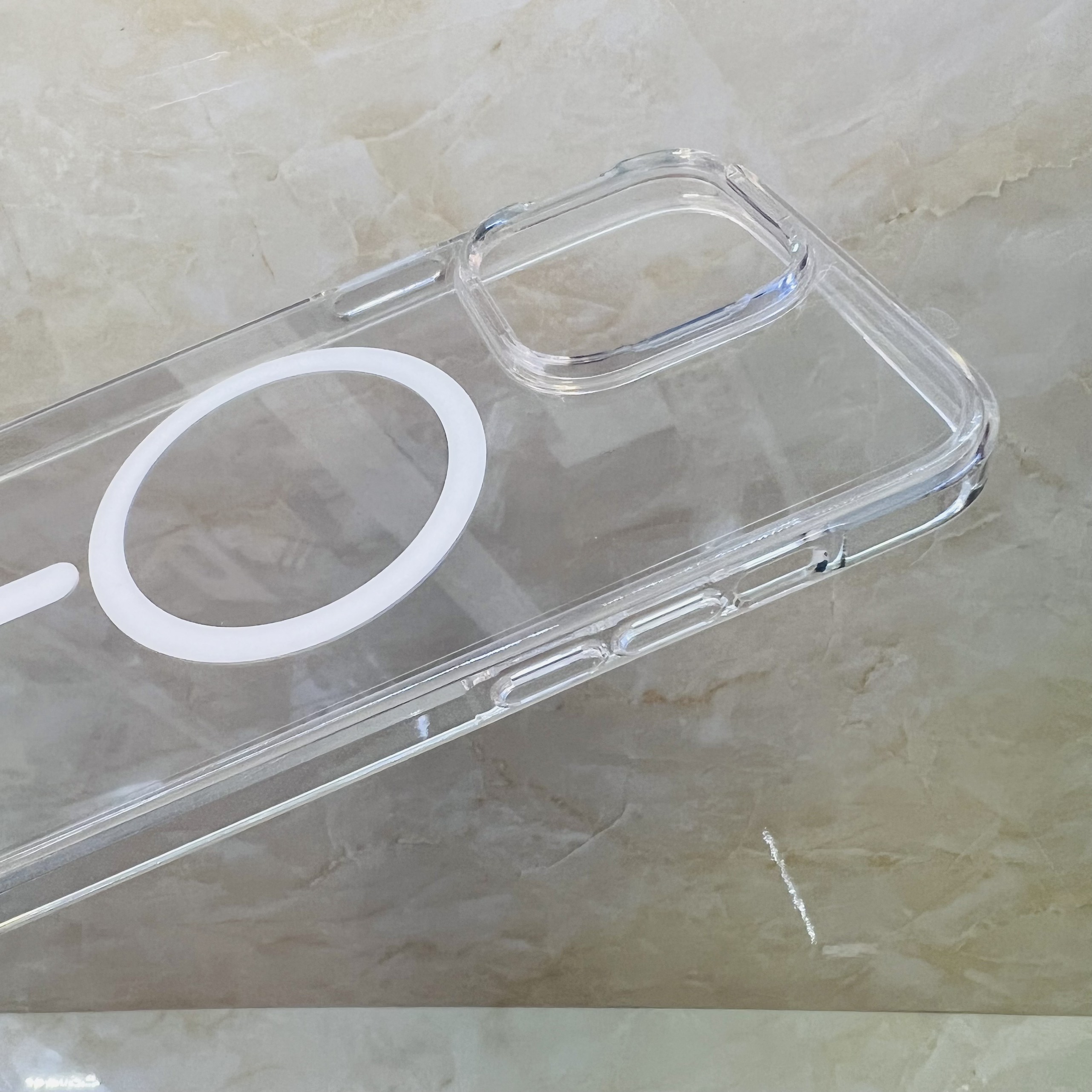 Ốp lưng Likgus trong suốt dành cho iPhone 14 Pro Max hỗ trợ sạc không dây - hàng chính hãng