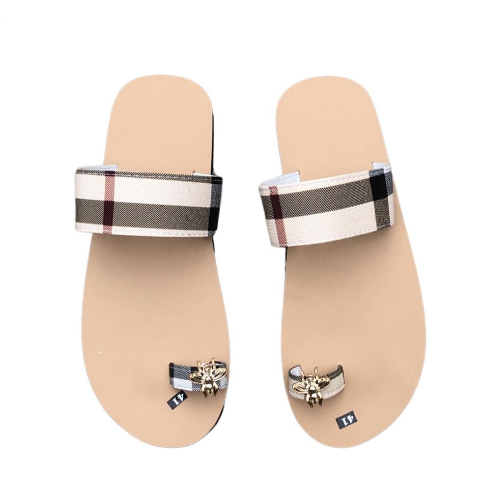 Lyna Sandal dép sỏ ngón nữ ( đế kem sữa quai sọc ca rô vàng ) size từ 35 nữ đến 42 nữ