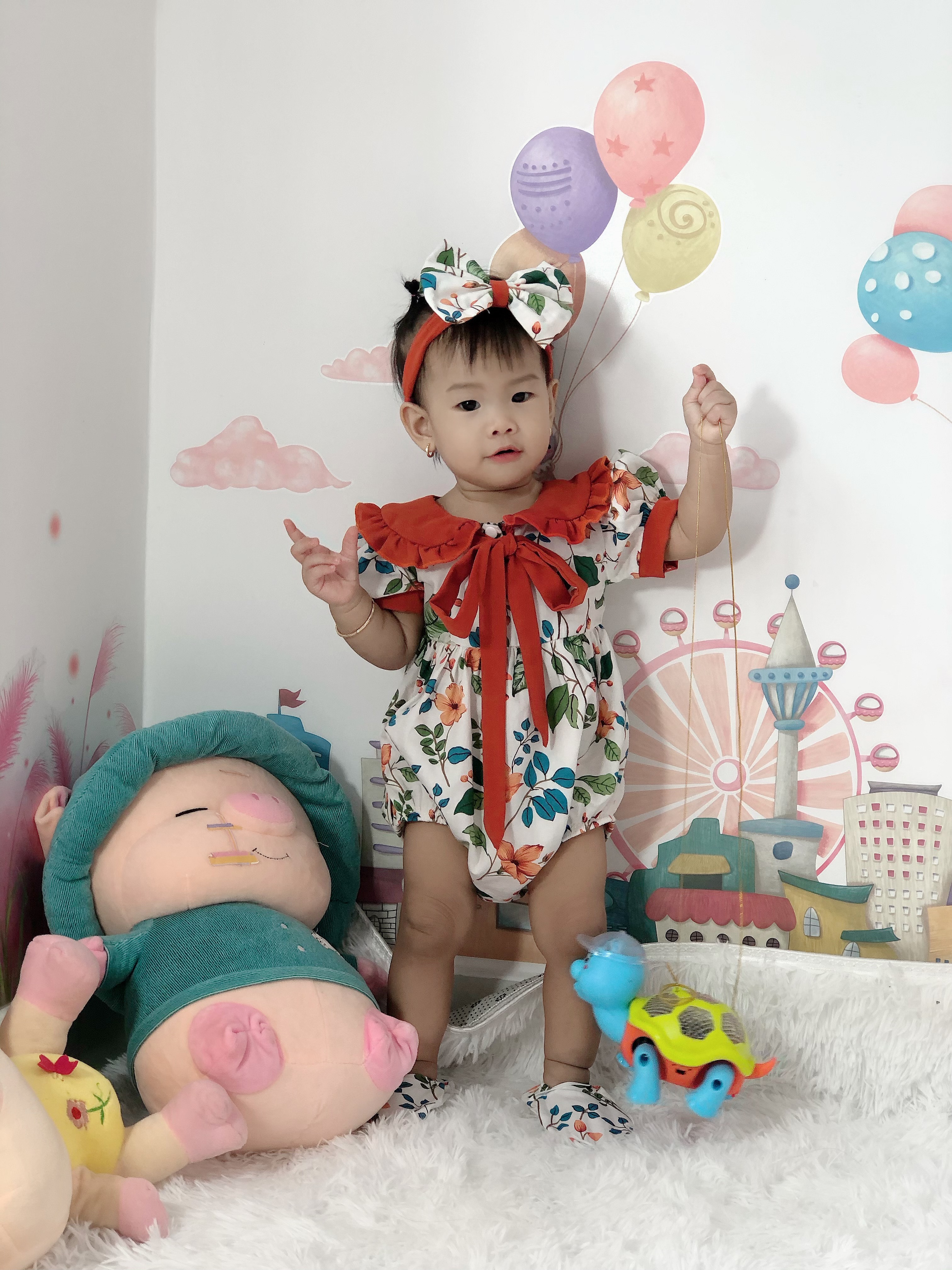 [3-12kg] Body Gấm Đỏ Cổ Tàu NHÍM XÙ KIDS Cho Bé Gái Sơ Sinh, Đầy Tháng, Thôi Nôi, Sinh Nhật B068