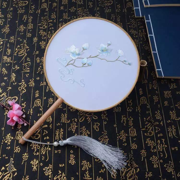 Quạt thêu hàng rẻ hàng có sẵn
