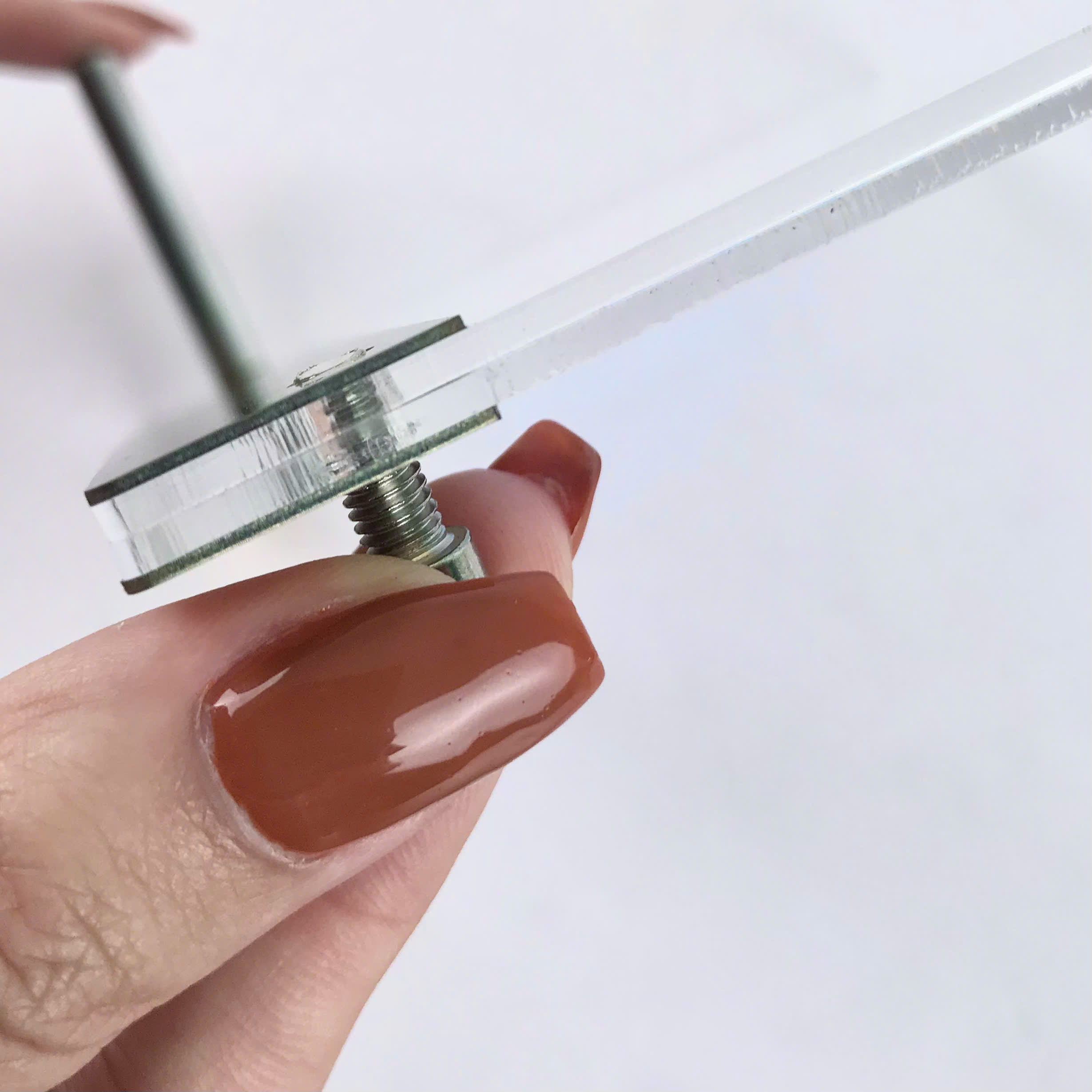 Kệ mica 1 mặt Enter E47-N 300x210mm liên kết bulon A4 ngang, Kệ menu nhà hàng, Standee mica để bàn, Bảng quét mã QR Code