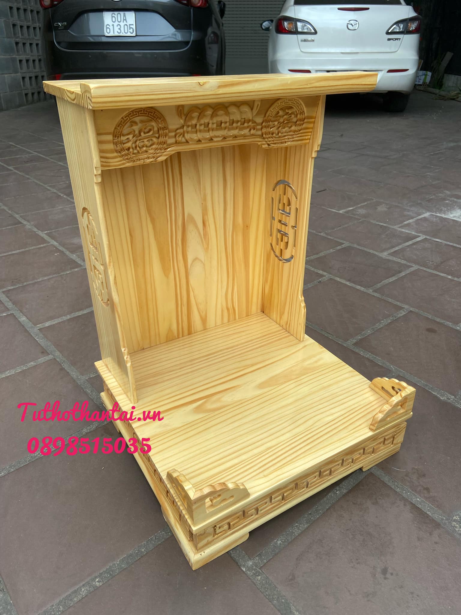 Bàn thờ thần tài ông địa mẫu hiện đại