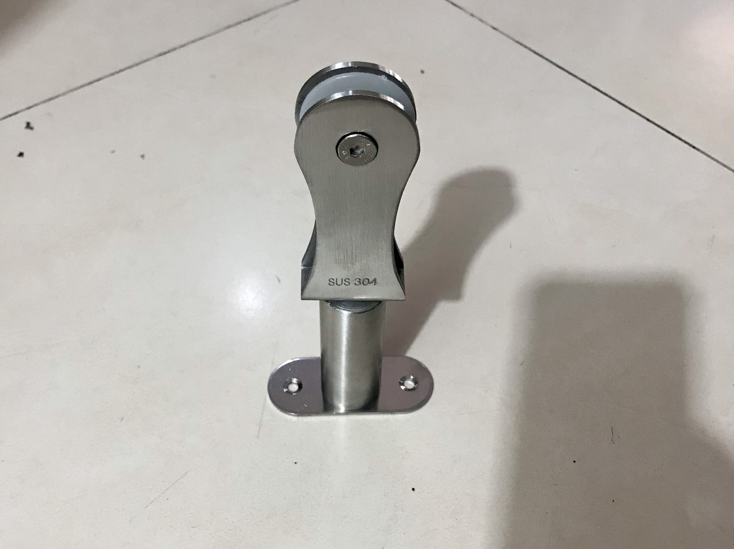 Trụ eo lan can cầu thang đế bằng
