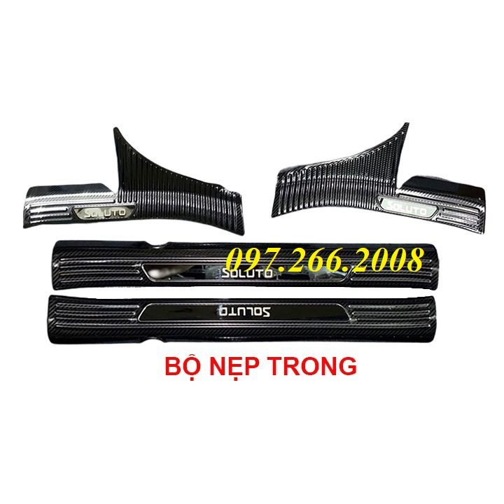 Ốp bậc cửa, Nẹp bước chân trong+ ngoài CARBON xe Kia Soluto 2018- 2023 vân cacbon cao cấp
