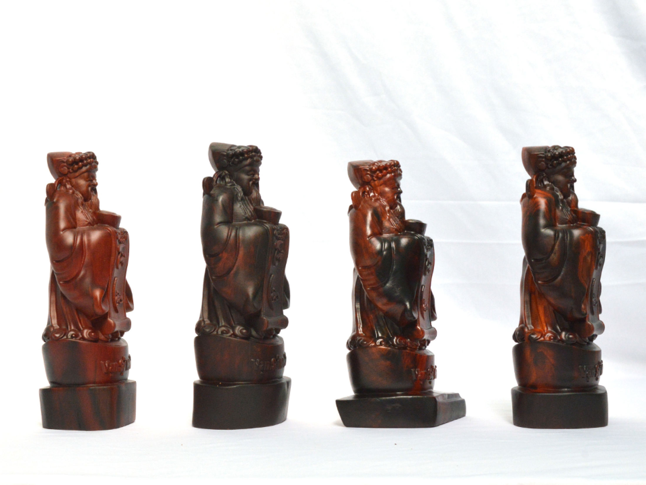 Tượng Thần Tài bằng gỗ trắc - Tượng thần tài để bàn, để quầy kinh doanh - Cao 20 cm