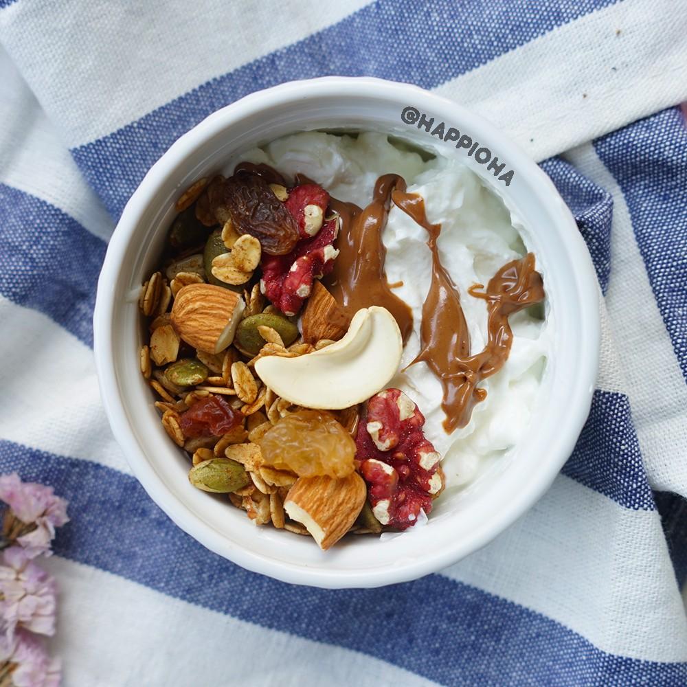 Ngũ Cốc Ăn Sáng/Ăn Kiêng Không Đường Tinh Luyện Vị 12 Loại Hạt Trái 280g/400g- Granola Dozen Goodness HAPPI OHA