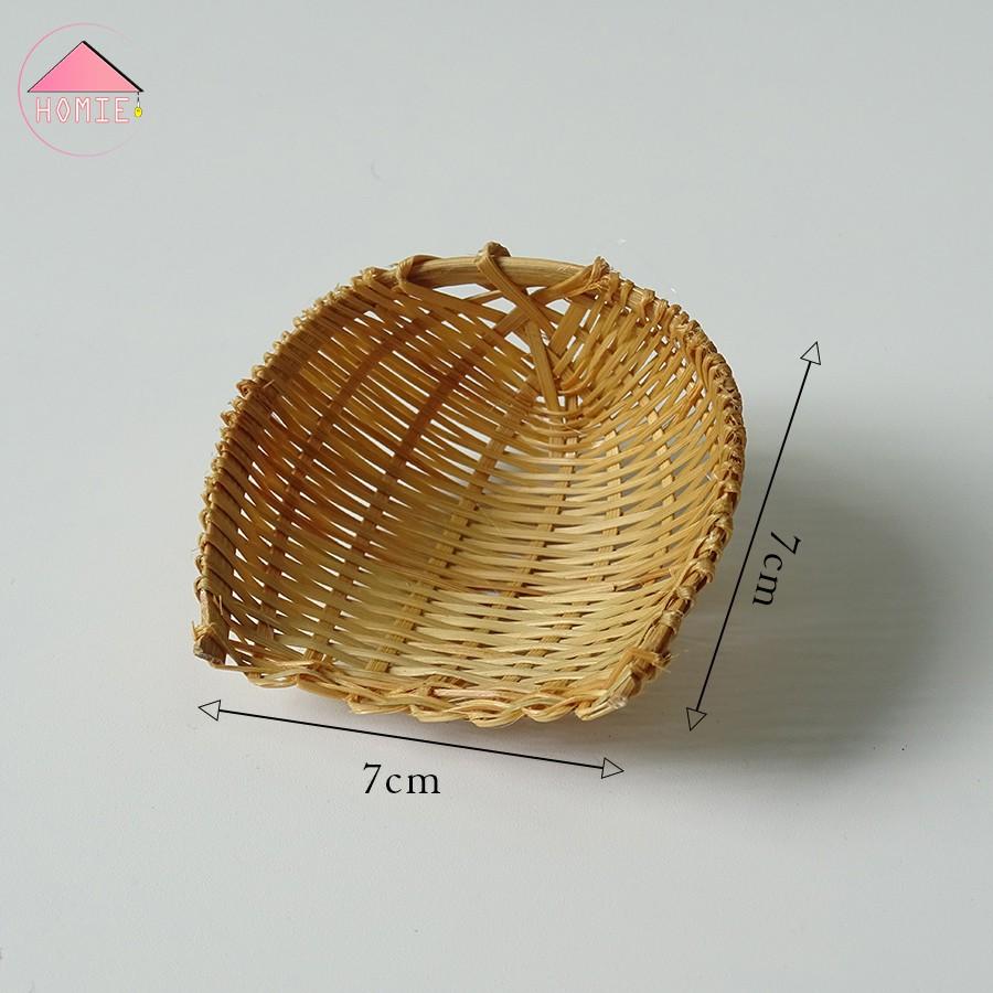 Combo trang trí 1 kệ gỗ 2 tầng và 8 vật dụng đồng quê mini dễ thương