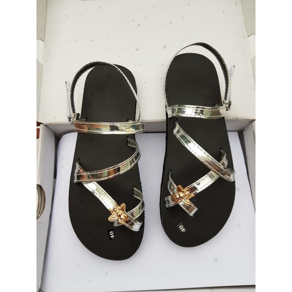 Dép sandals nữ đế đen quai bạc size từ 34 đến 42 nữ