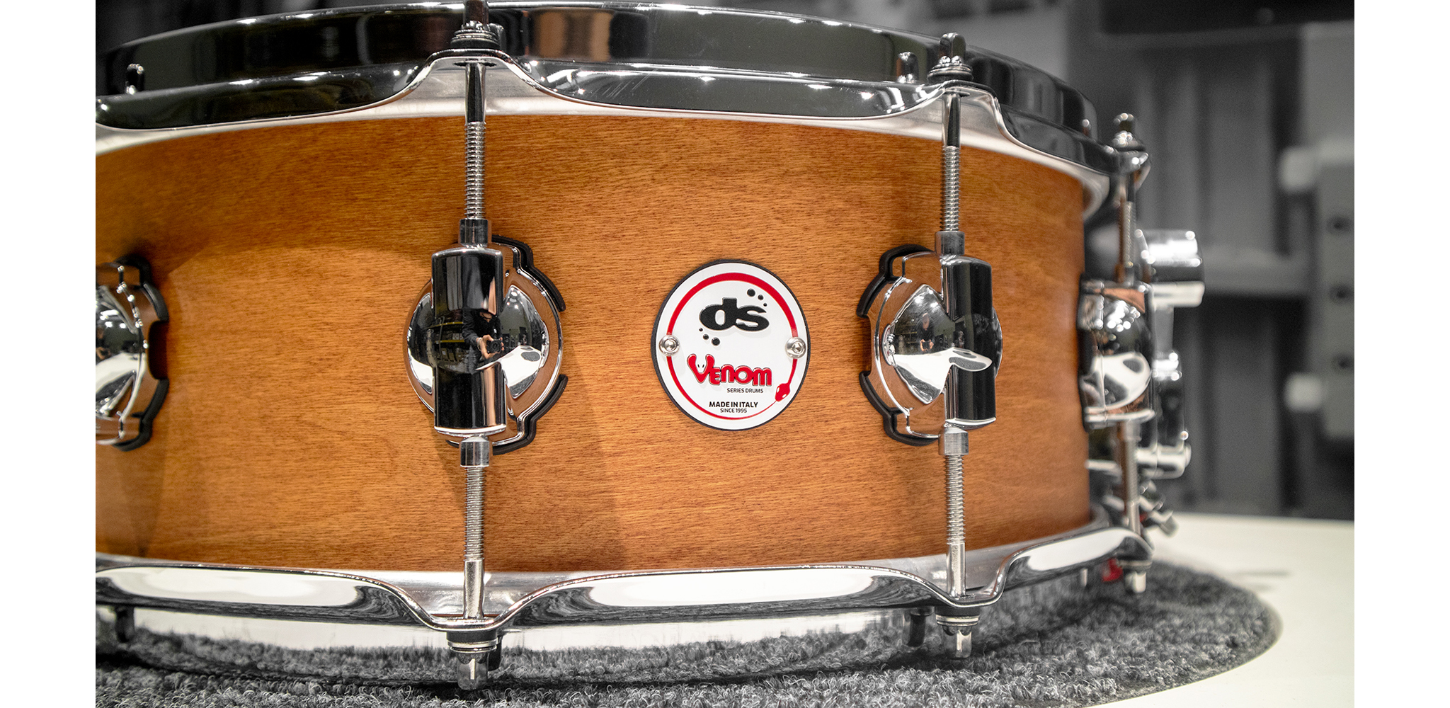 Venom 14"X5.5" Whisky snare DS Drum-Hàng Chính Hãng