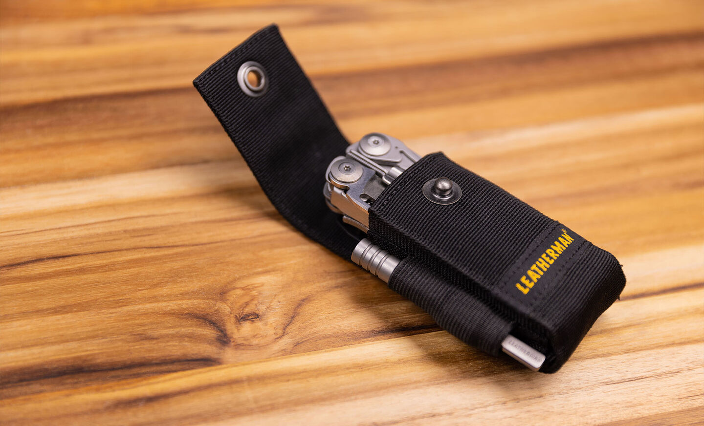 Bao đeo đựng dụng cụ đa năng Leatherman Nylon Sheath W pocket (với ngăn dựng nhỏ bên hông)