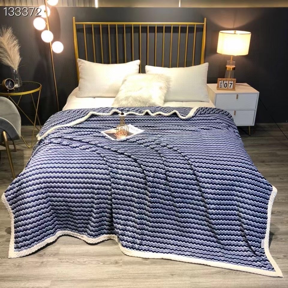 Chăn hè thu ugg chất tuyết nhung mềm mát kích thước 2*2m3