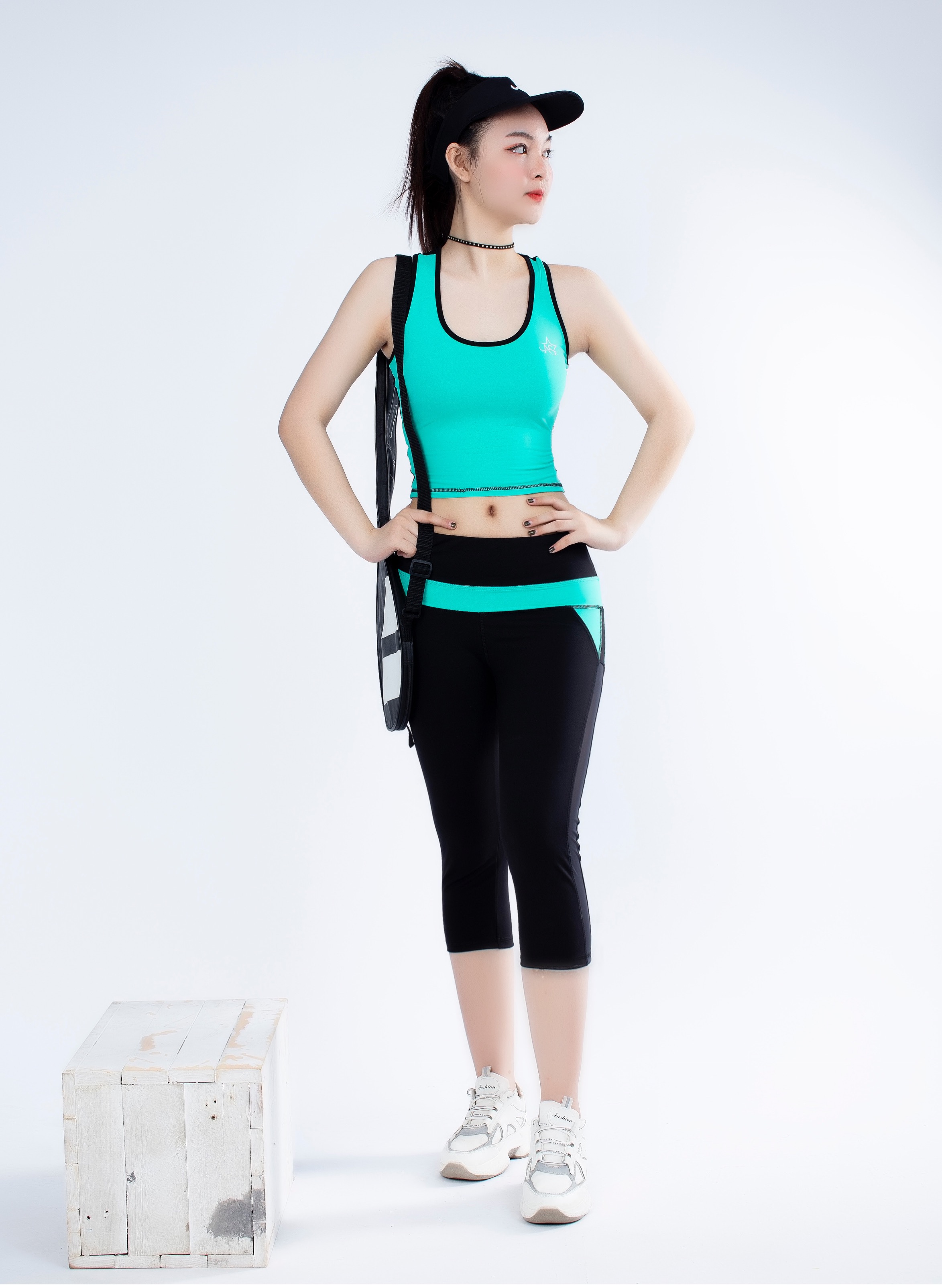 Bộ thể thao quần lửng phối lưới áo croptop cao cấp Xanh ngọc - DL515