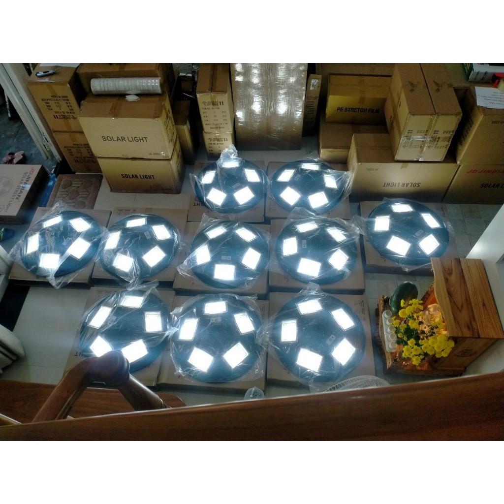Đèn sân vườn đĩa bay năng lượng mặt trời mã UFO500 Công suất 500W Khung ABS- 840 Chip "SMD"
