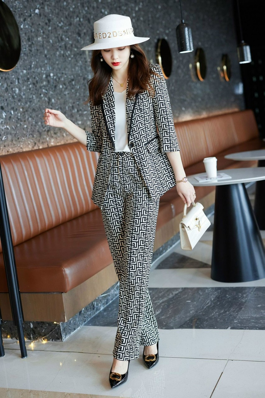 SÉT VEST NỮ KÈM TẶNG ÁO THUN TRONG