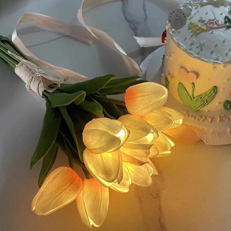 Hoa tuylip có đèn LED bó 10 cành đẹp mãn nhãn