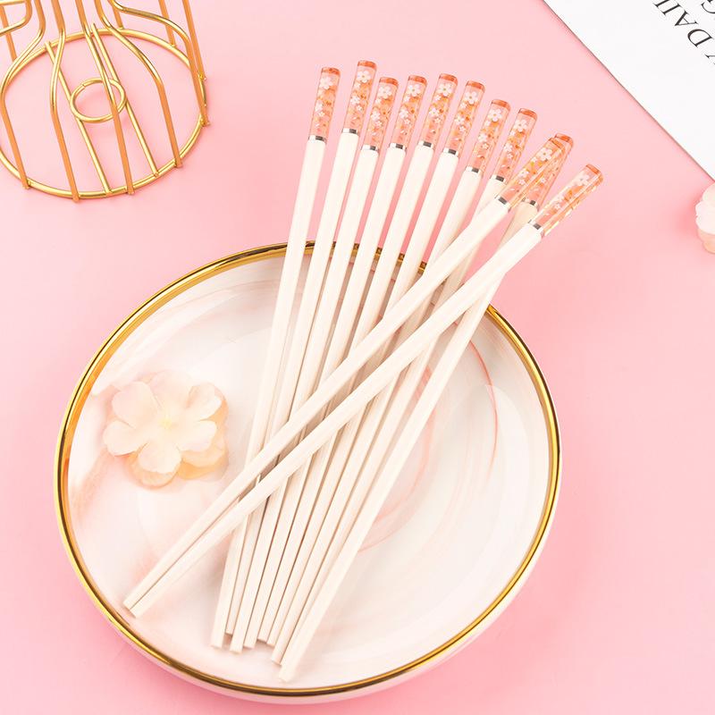Đôi đũa phối thủy tinh chịu được nhiệt độ cao 24cm