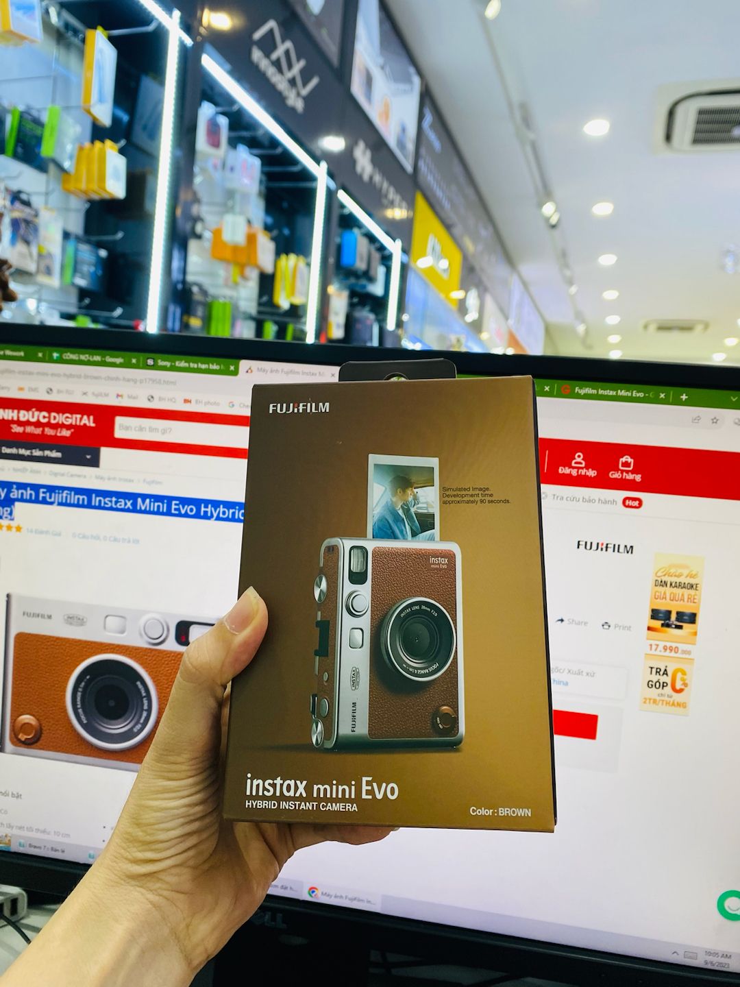 Máy ảnh chụp lấy liền dùng thẻ nhớ Fujifilm Instax Mini Evo - Hàng chính hãng