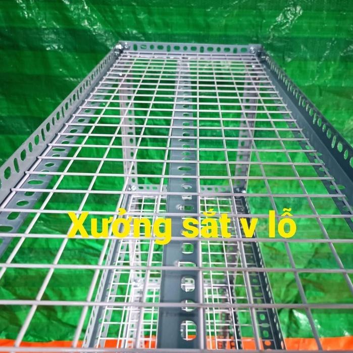 Kệ sắt v lỗ 4 tầng ( Rộng 30cm) vỉ lưới sắt ô vuông,Dài cao nhiều kích thước lựa chọn